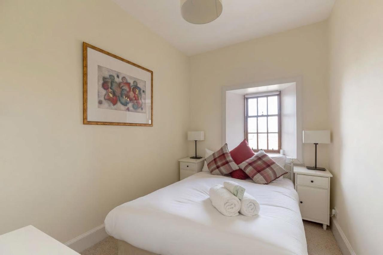 Stunning Panoramic Views: Heart Of The Royal Mile Apartment Edinburgh Exterior photo